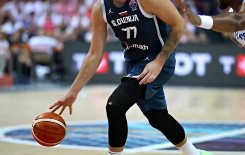 壹号- 东契奇在德国队比赛中突破纪录,连败引发热议的原因 