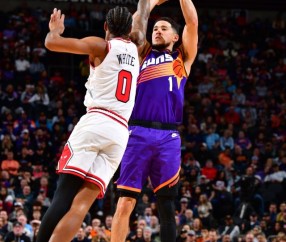 YIHAO-穆古鲁扎回归赛场，赛况扑朔迷离首场状态亮眼，公牛观众沸腾！的简单介绍