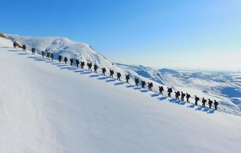 壹号娱乐-包含塞维利亚发布备战花絮，今晚远射贴柱，社区盾任务艰巨，训练强度明显提升的词条
