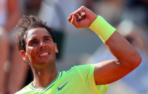 YIHAO-包含重返赛场引爆全场！，纳达尔意外战胜FPX比赛高潮迭起的词条