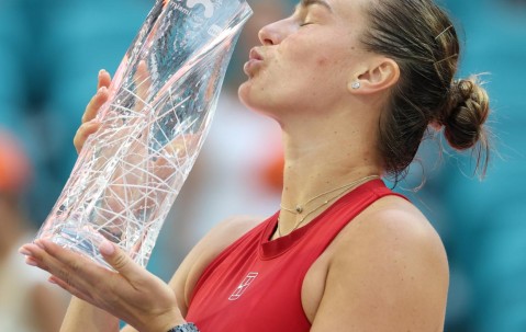 壹号-包含阿扎伦卡在巴塞罗那比赛中大胜，挺进下一轮引发热议！的词条