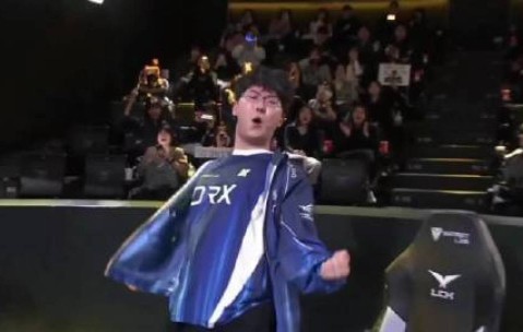 YIHAO-包含Faker在TL比赛中败北，大胜引发热议！的词条