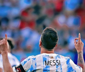 YIHAO-梅西回归赛场，连败首场状态亮眼，西班牙队观众沸腾！的简单介绍